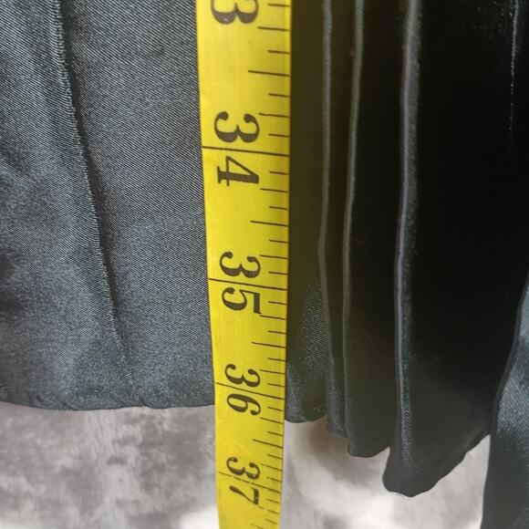 Woolworths Skirt Womens 14 Black Pleated Satin Look Polyester Elastic Waist Goth - Picture 6 of 11